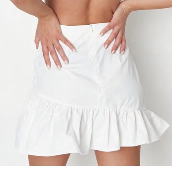 Missguided white side ruched mini skirt - Picture 3 of 7